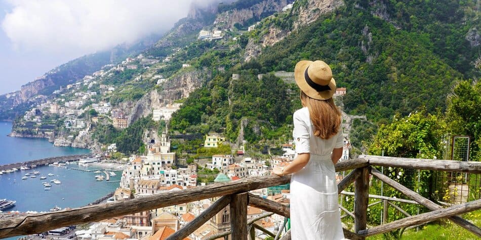 The Pros And Cons Of Living Abroad – Essential Things You Need To Consider