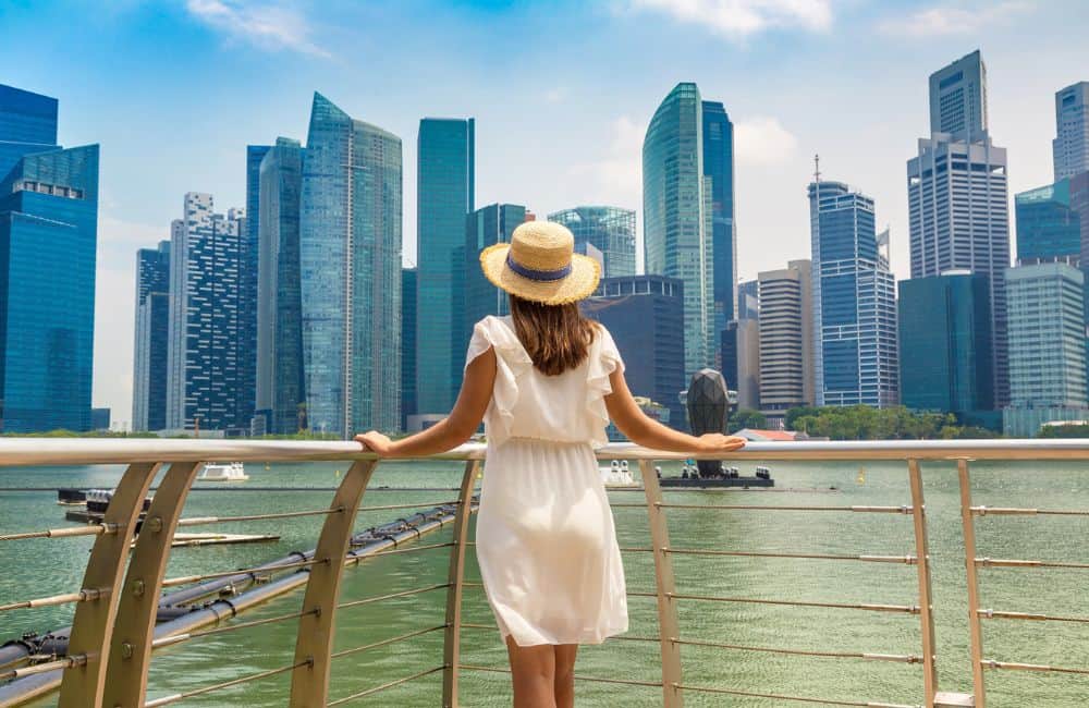 Which is warmer – Hong Kong or Singapore